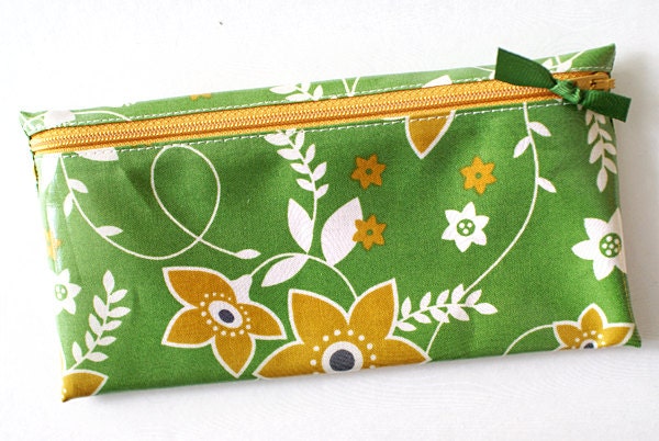 Cash budget envelope system wallet with 6 tabbed dividers //  green, mustard, cream floral