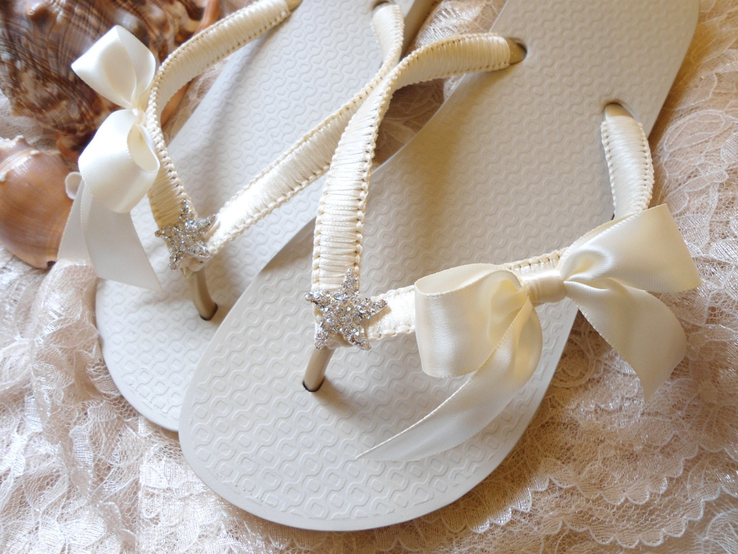 Bridal flip flops, Beach wedding flip flops, Ivory flip flops, Nude flip flops, beach whedding shoes, Tan Wedding Sandals Macrame