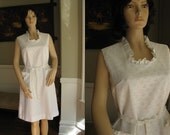 1960s Cute White Eyelet Shift Dress Ruffles Pockets Meg Madison New York 40 bust