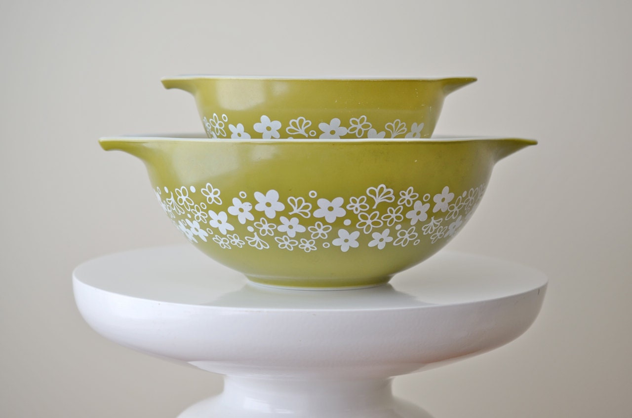 Set of 2 Vintage Crazy Daisy, Spring Blossom Verde Pyrex Nesting Cinderella Mixing Bowls, Bright Yellow, Greens, 1960s Kitchen, Midcentury