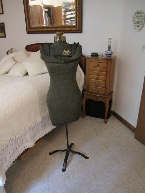 Vintage TRU-SHAPE dress form by Singer - excellent.