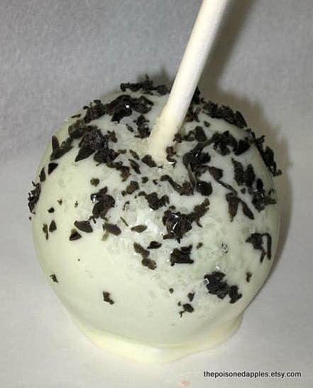 50 Clasic Black and White  Wedding Favors, artisan caramel apples