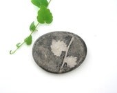 Oval grey brooch, ivory leaf stencilled, air dry clay, oval hand shaped, shabby chic, dry pastel, painted, natural, by antigonicreations