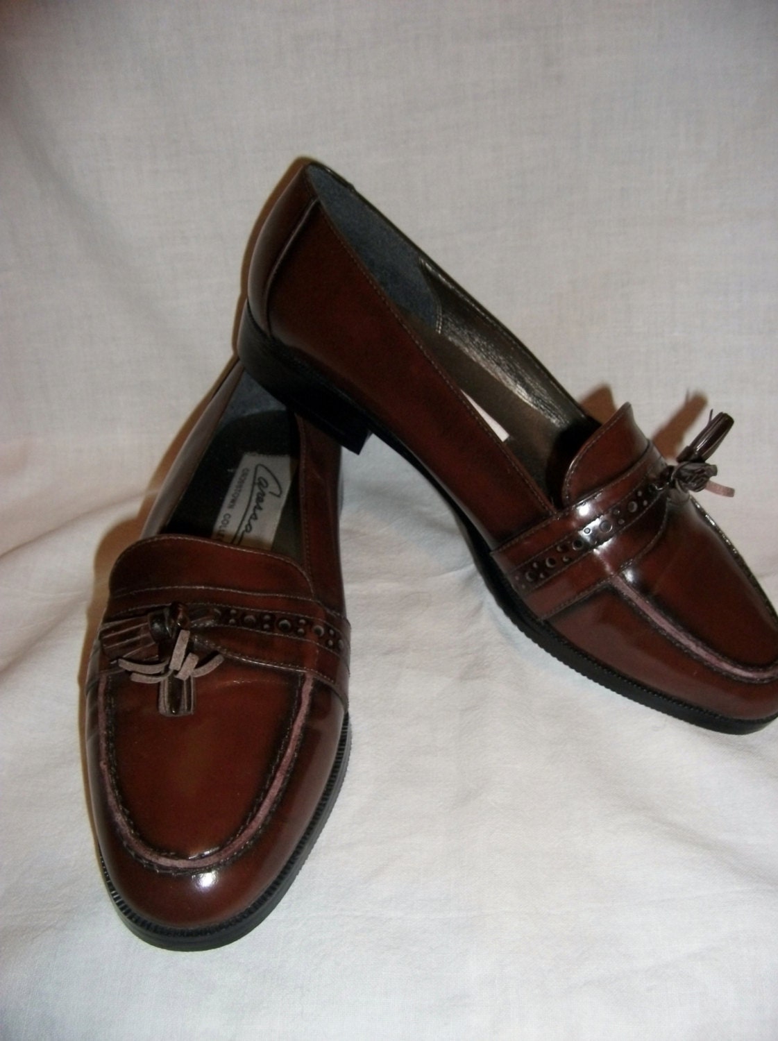 Vintage Ladies Leather Loafers Flats by Caressa Size 7 Only 8 USD