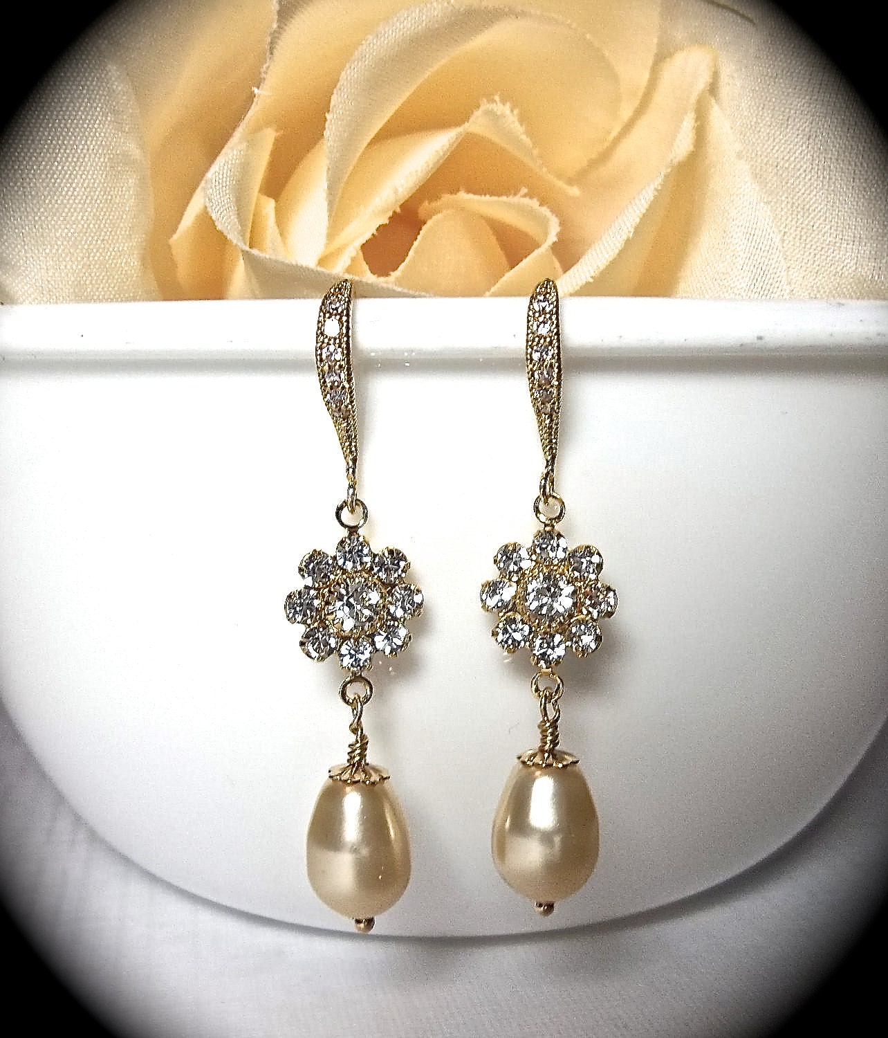 Pearl drop earrings - Ivory - Gold - 14k Gold over Sterling ear wires - Swarovski crystals and pearls - Just beautiful - Bridal jewelry -