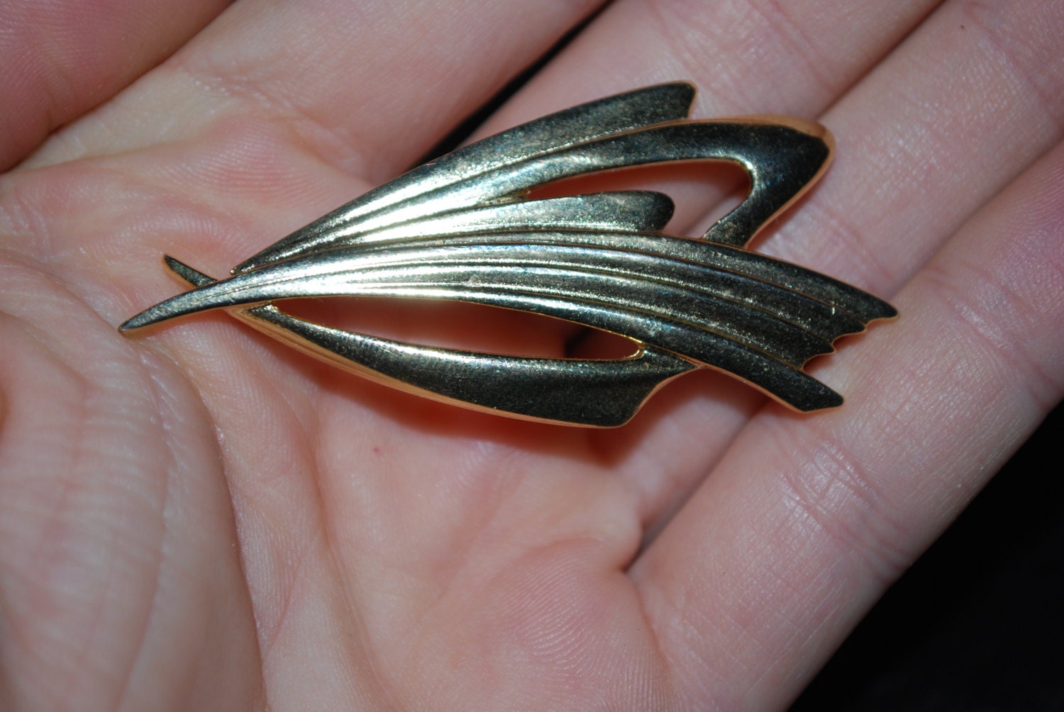 VINTAGE 70s Abstract pin, 80s vintage brooch, gifts for her, costume jewelry
