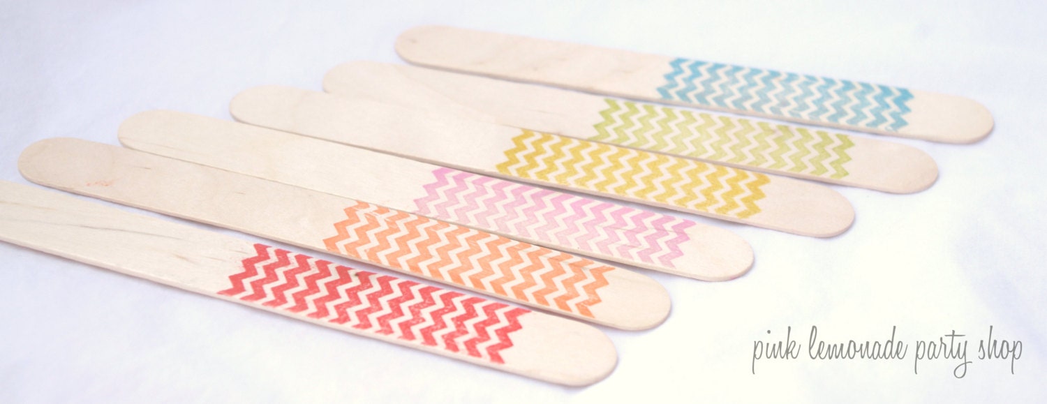30HaNDSTamPed chevron treat sticks-made to order-8days to ship-large popsicle sticks- Il_170x135