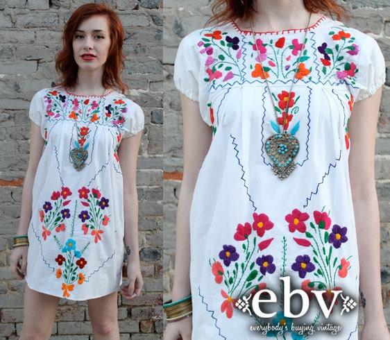 Vintage 70's White Mexican Embroidered Hippie Boho Mini Dress S M