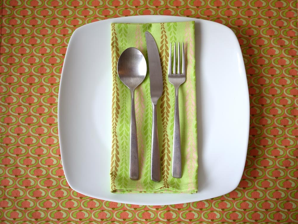 Coral/Green Trio Circle Print Reversible Cotton Place Mats - Set of 4 - Wedding Gift, Housewarming Gift