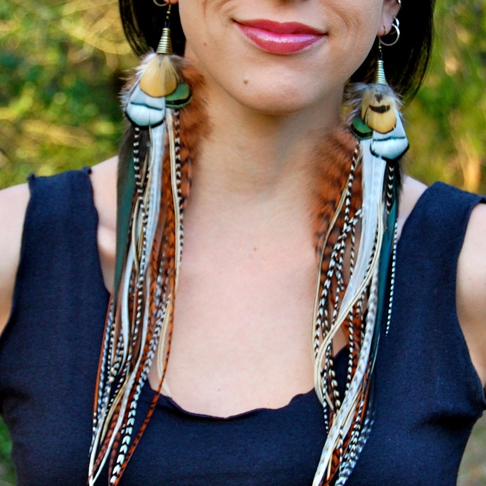 DIVINE EARTH Long Feather Earrings