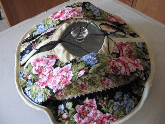 Casserole Carrier Round Double Sided Quilted Fabric Rose, Yellow, Blue Floral Print on Black with Yellow trim Kitchen Accessories