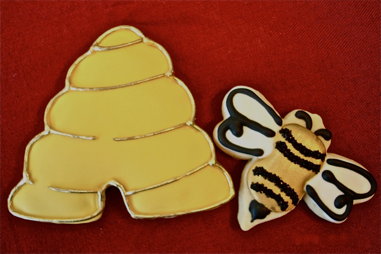 Honey Bee and Bee hive sugar cookie set.