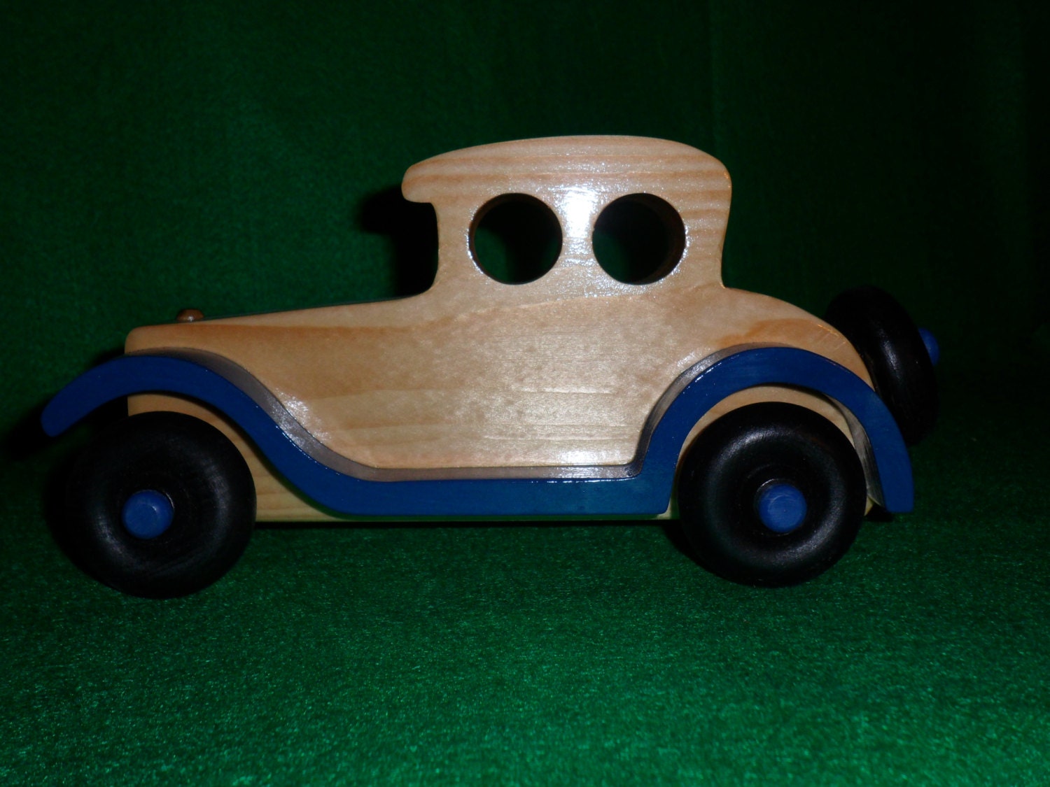 toy wooden car