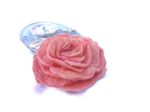Felt  brooch  coral rose/ pink /Wool Felt Jewelry/ wedding bridesmaid /Felted Brooch / hair clip/ Ready to ship