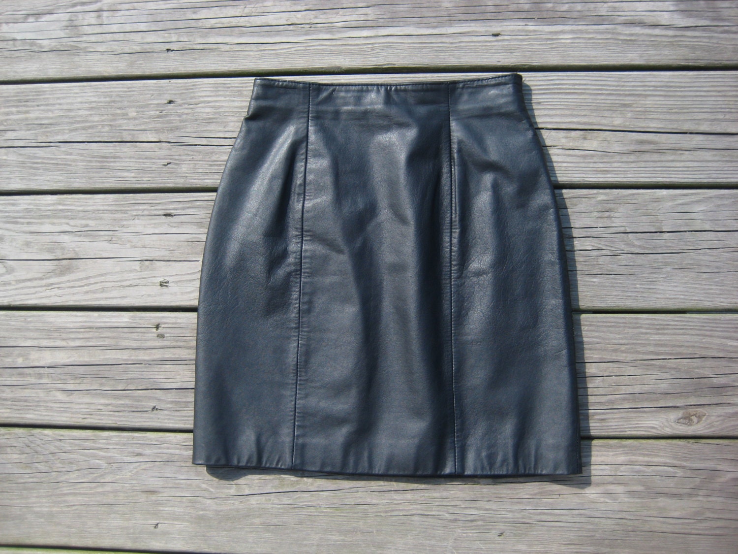 Vintage high-waisted Chia brand genuine leather mini skirt size 8 / medium