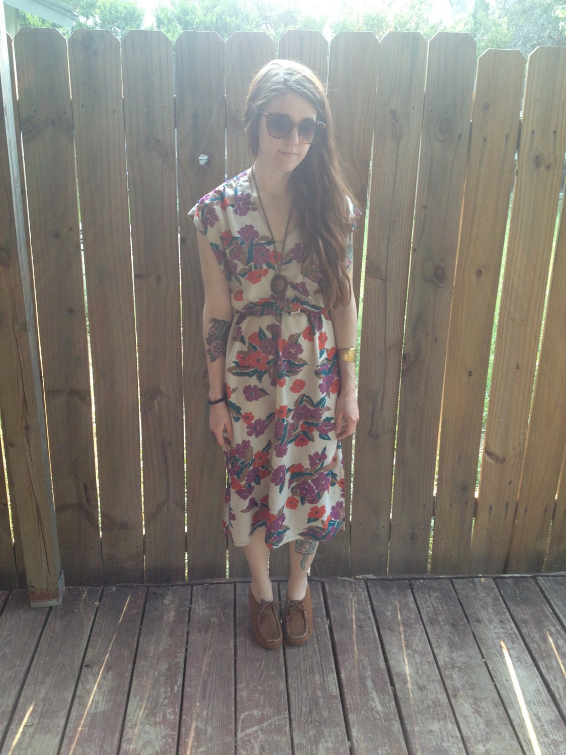 Vintage 70s Tan/Beige Short Sleeve V Neck Floral Dress Size M/L