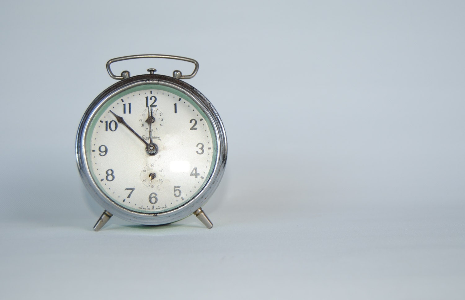 retro - vintage mechanical wind up - BEDSIDE ALARM CLOCK (green acqua)