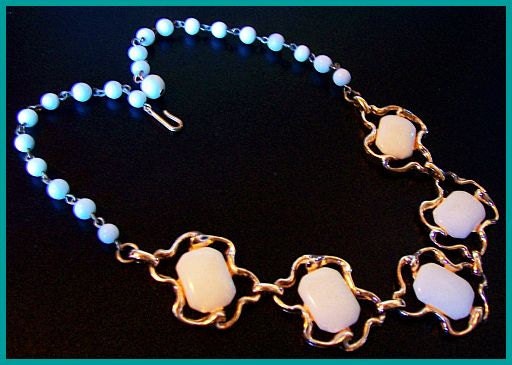 Vintage Bib Necklace White Thermoset & Glass Beads Gold Metal 1940s-50s VG 18"
