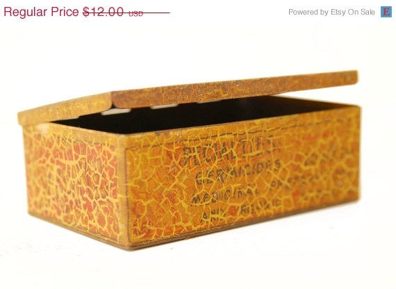 20% OFF VINTAGE SALE Shabby Old Metal Box, Crackled