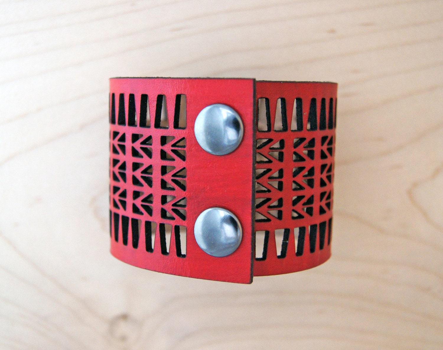 Arrow Cuff Bracelet - CurareSweets