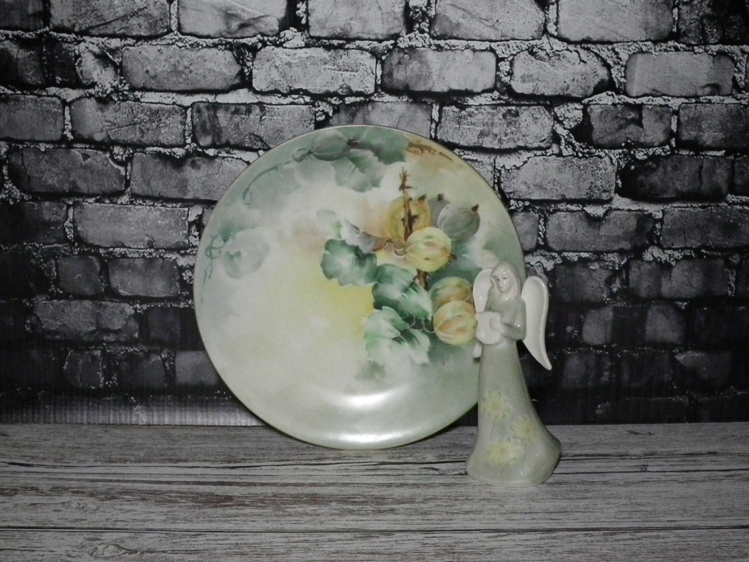 Handpainted plate with yellow and green grapes marked D & C France