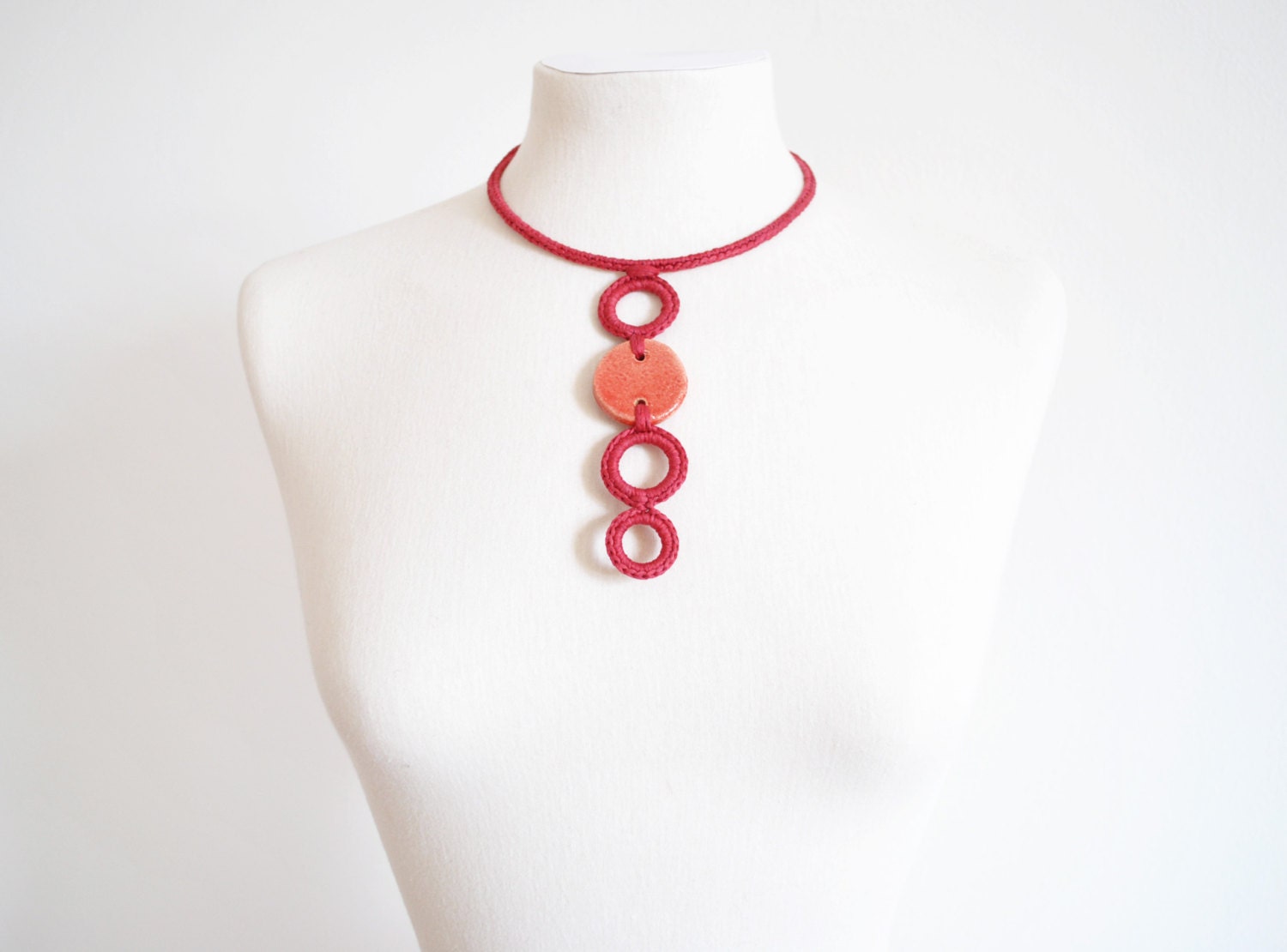 Red coral geometric necklace crochet ceramic pendant/ Choker simple fiber jewelry / Spring italian textile jewelry / Modern necklace