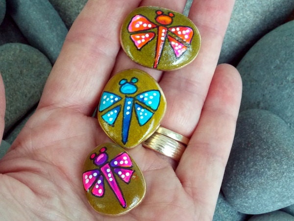 Summer Dragonfly Magnets / Painted Rocks / Sandi Pike Foundas / Cape Cod Sea Stones
