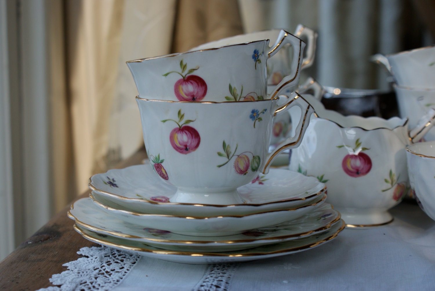 Aynsley 'florida' pink floral vintage china tea cup trio