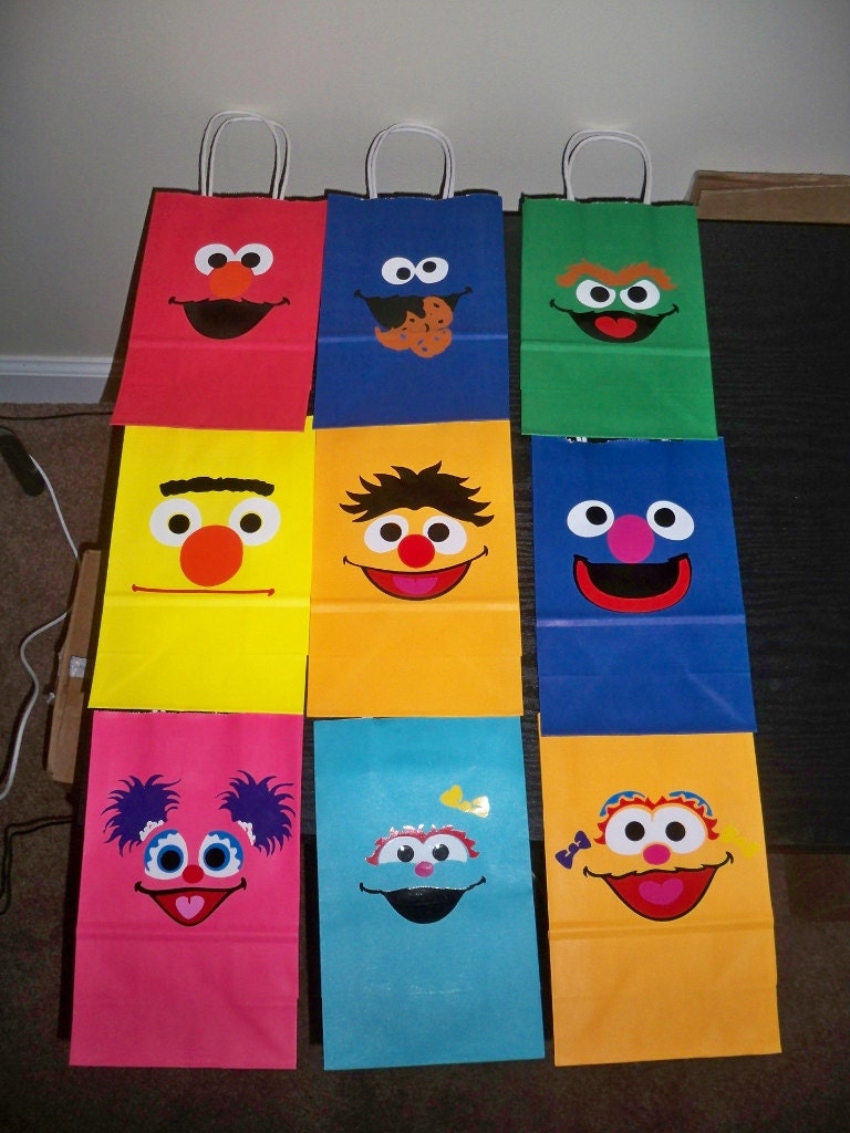 SESAME STREET BIRTHDAY party gift bags wtih handles (12 piece set) Il_170x135