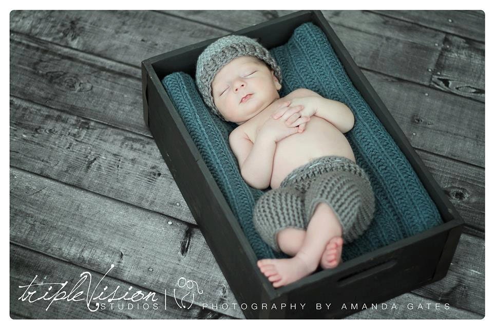 Newborn Short Pants and Two Tone Hat Crochet Photo Prop Set