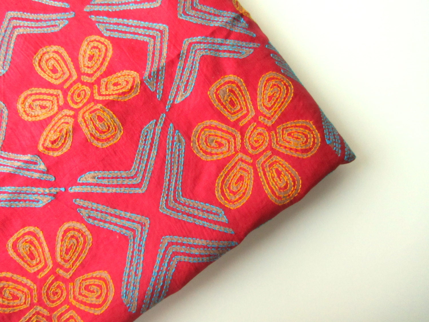 Red yellow blue flowers embroidered blokprint tussar silk fabric nr 226 piece of 2,5 meters