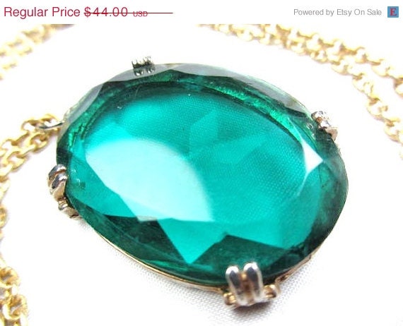 Faceted Green Glass Pendant w Chain 1960s Vintage Jewelry