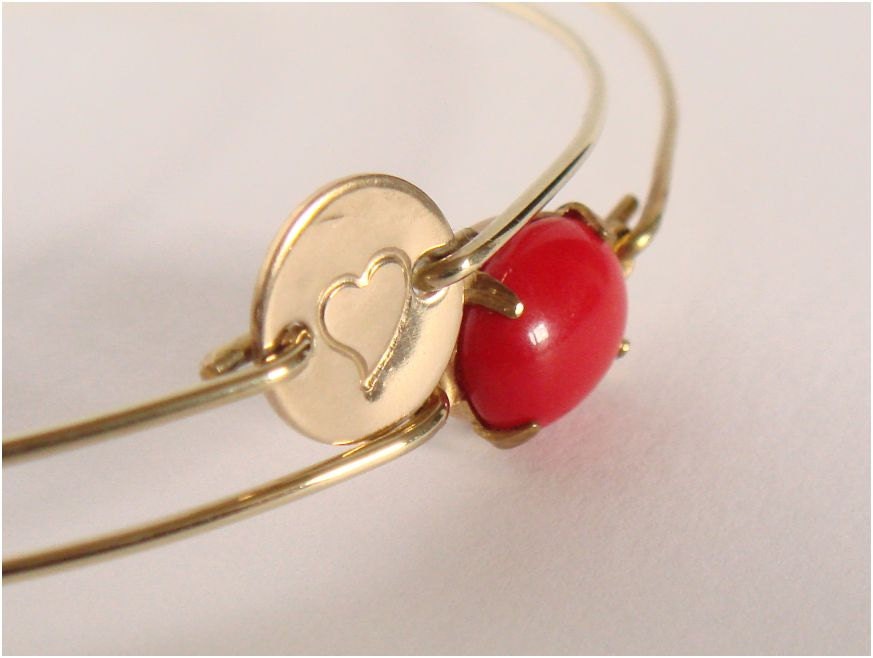 Gold heart and red bangles set -Gold Heart bracelet - Valentine's day - Everyday jewelry - Minimalist jewelry