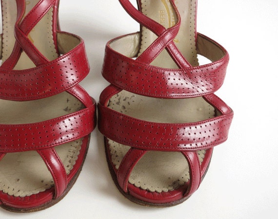 Vintage 1940s Red Shoes / 40s Red Leather Strappy Slingback High Heel Sandals Size 5 - zestvintage