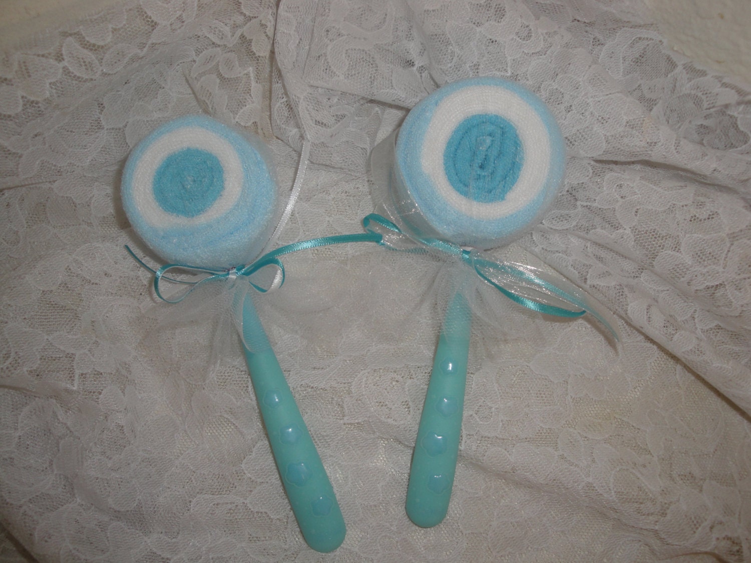 Washcloth Lollipops- ((Unique Baby shower gifts, prizes or decorations))