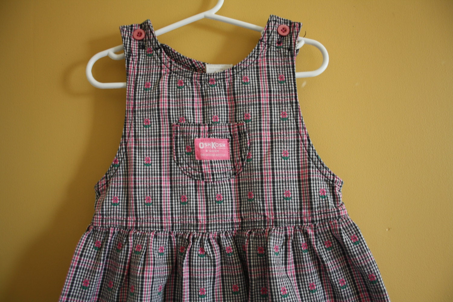 Girl's vintage OshKosh Jumper / Pink and black floral plaid / Girls Size 5