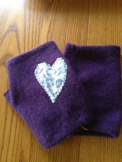Mitts Purple with Hearts Cashmere