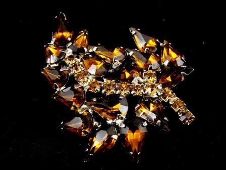Vintage Brooch Topaz Gold Rhinestones Foliate Figural Sale 40.00