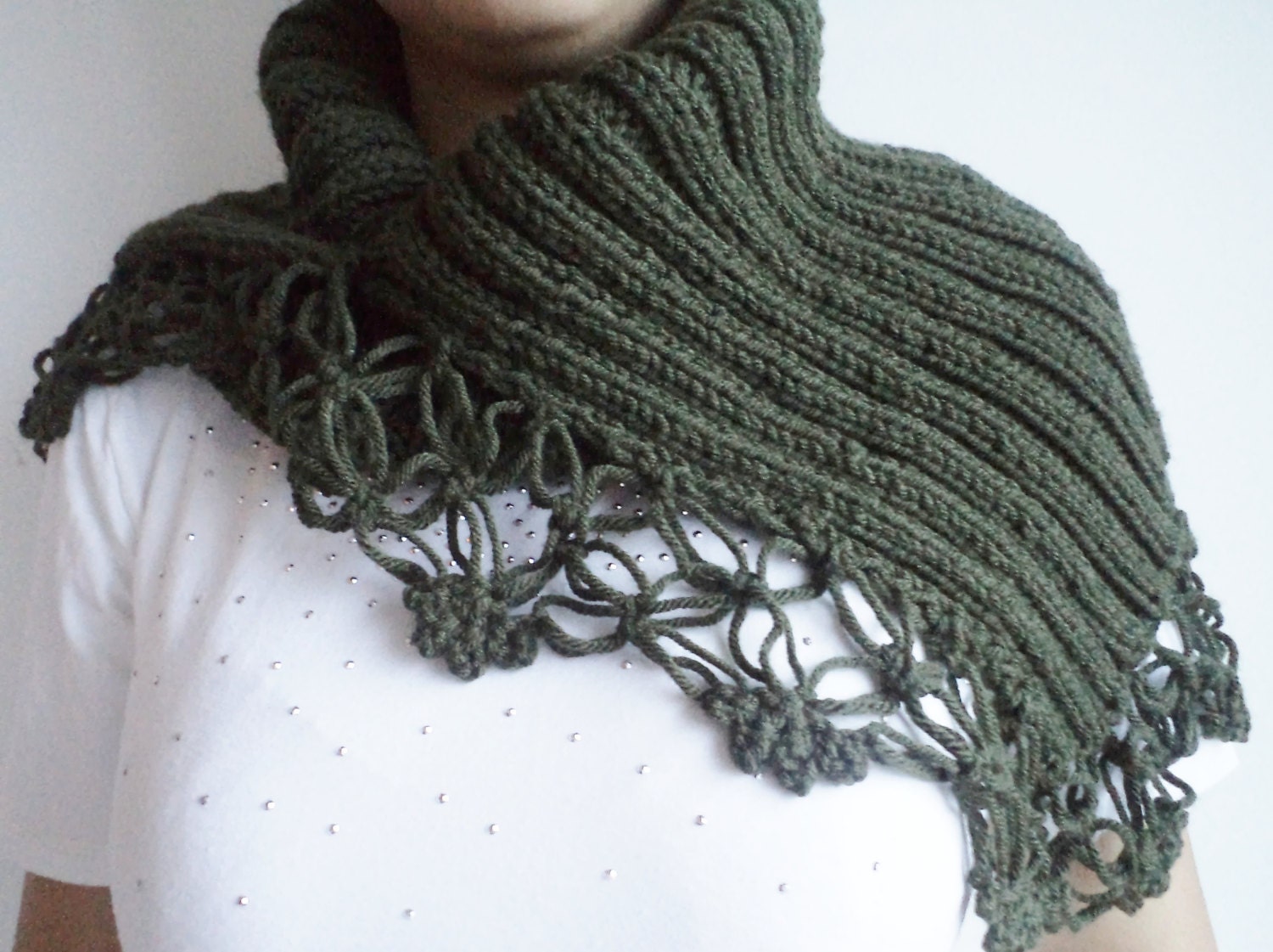 Valentines day gift, Green Cowl, Women neck warmer, Capelet, scarves, scarf. Women accessories, women cowl, holiday gift.
