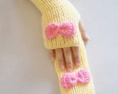 Gloves, spring trends, handmade gloves, Yellow Hand knitting gloves, new fashion, women accessories. handmade glove, miitten, warm
