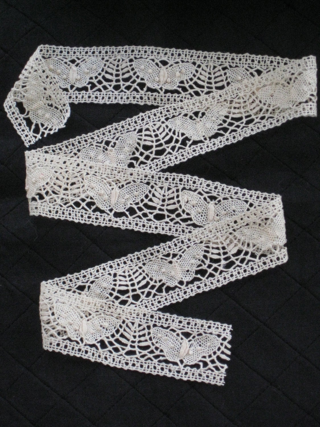 1 Yard Exquisite Antique Butterfly Lace Trim With French Knots- Cream Cotton - NOS Vintage Supplies