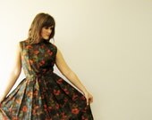 1950s Poppy Print Dress / 50s Cotton Sundress / Brown and Red / Red Floral Print /  Size Medium