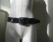 Signed Vera Neuman Belt / Vtg 60s 70s / Navy Patent Leather and Silver Tone Vera Neuman Belt