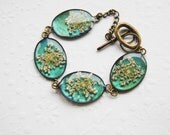 Victorian Bracelet Real Flower Green Blue Iridescent Peacock Pearly Pressed Flowers Colour Changing Lace Dainty Beautiful