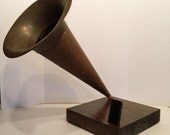 Acoustic  iPhone Speaker Dock w/ Antique Phonograph Horn