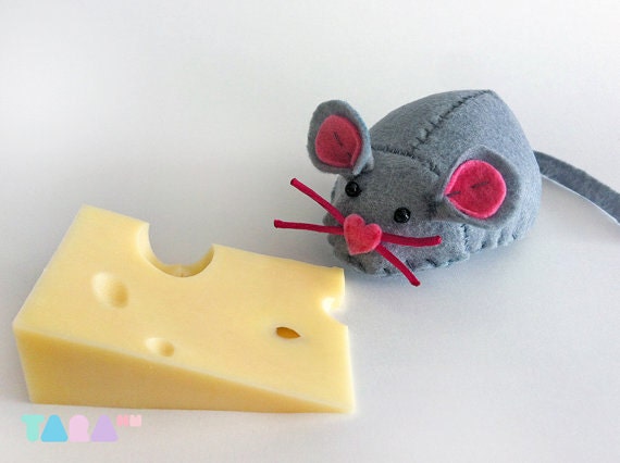 Felt Toy, Plush Toy, Grey Felt Mouse, Softie Toy, TaraMouse, Animal, Gray Mouse, Cat Toy, Toy for Cats or Pincushion