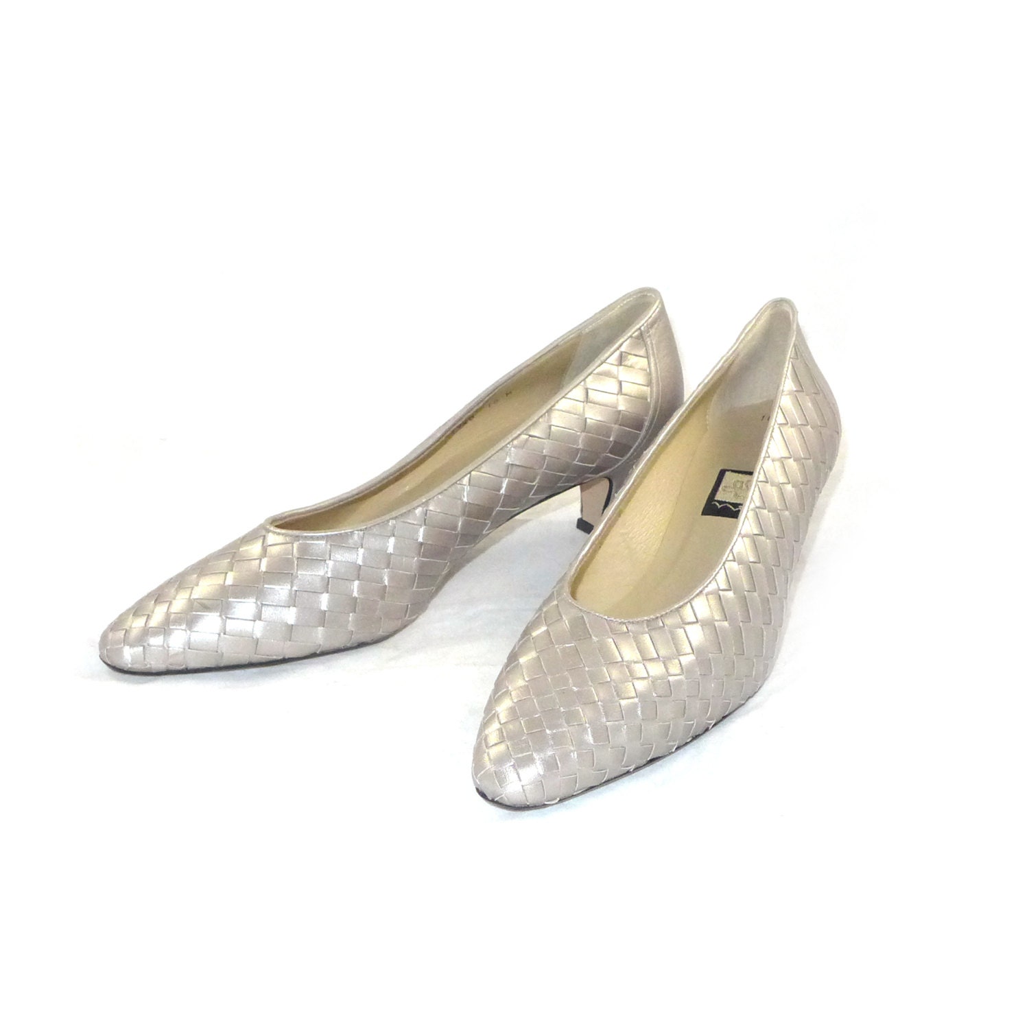 Moon silver / metallic leather pumps / low heel / woven / 9.5 9 10 B N ladies shoes / New deadstock narrow