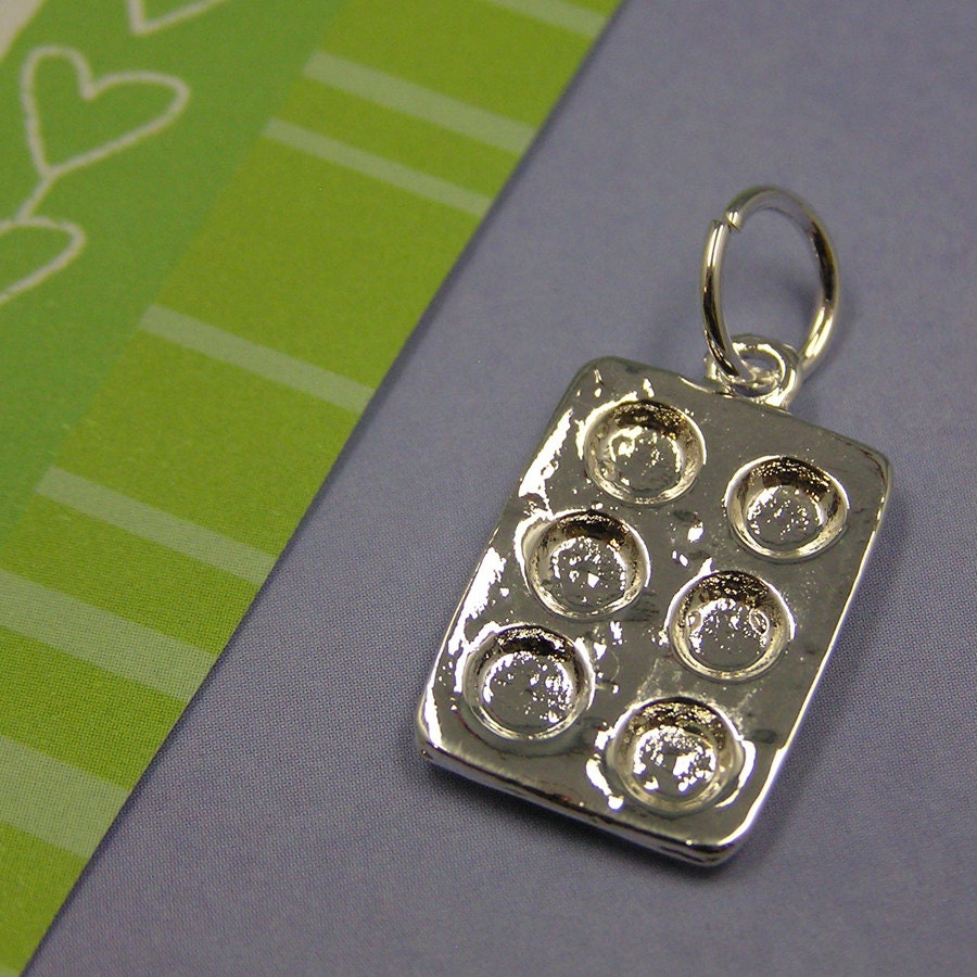 C17 Silver Muffin Cupcake Chef Cooking Kitchen Charm