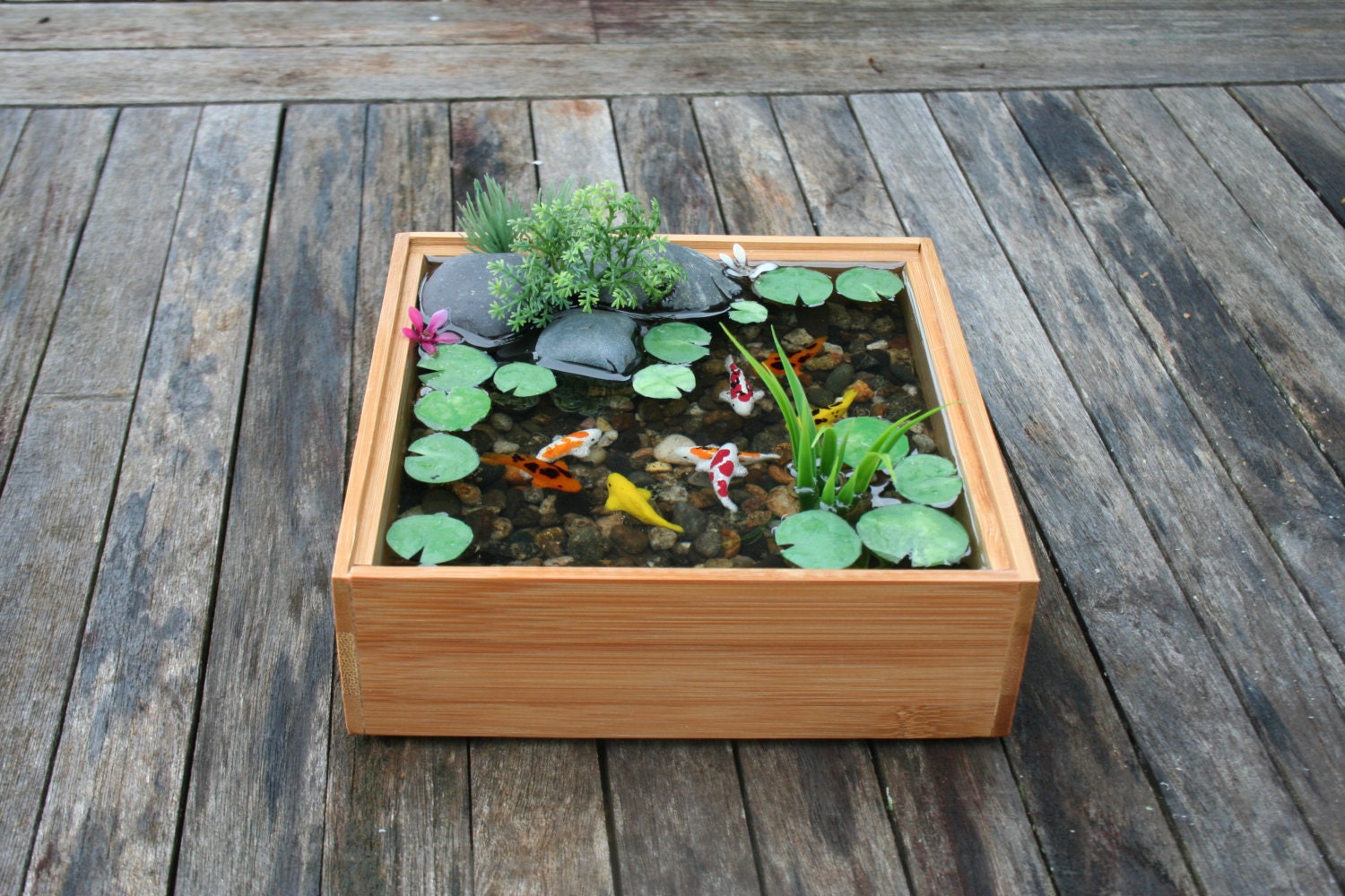 Miniature Koi Pond in Resin (with wall hangers)