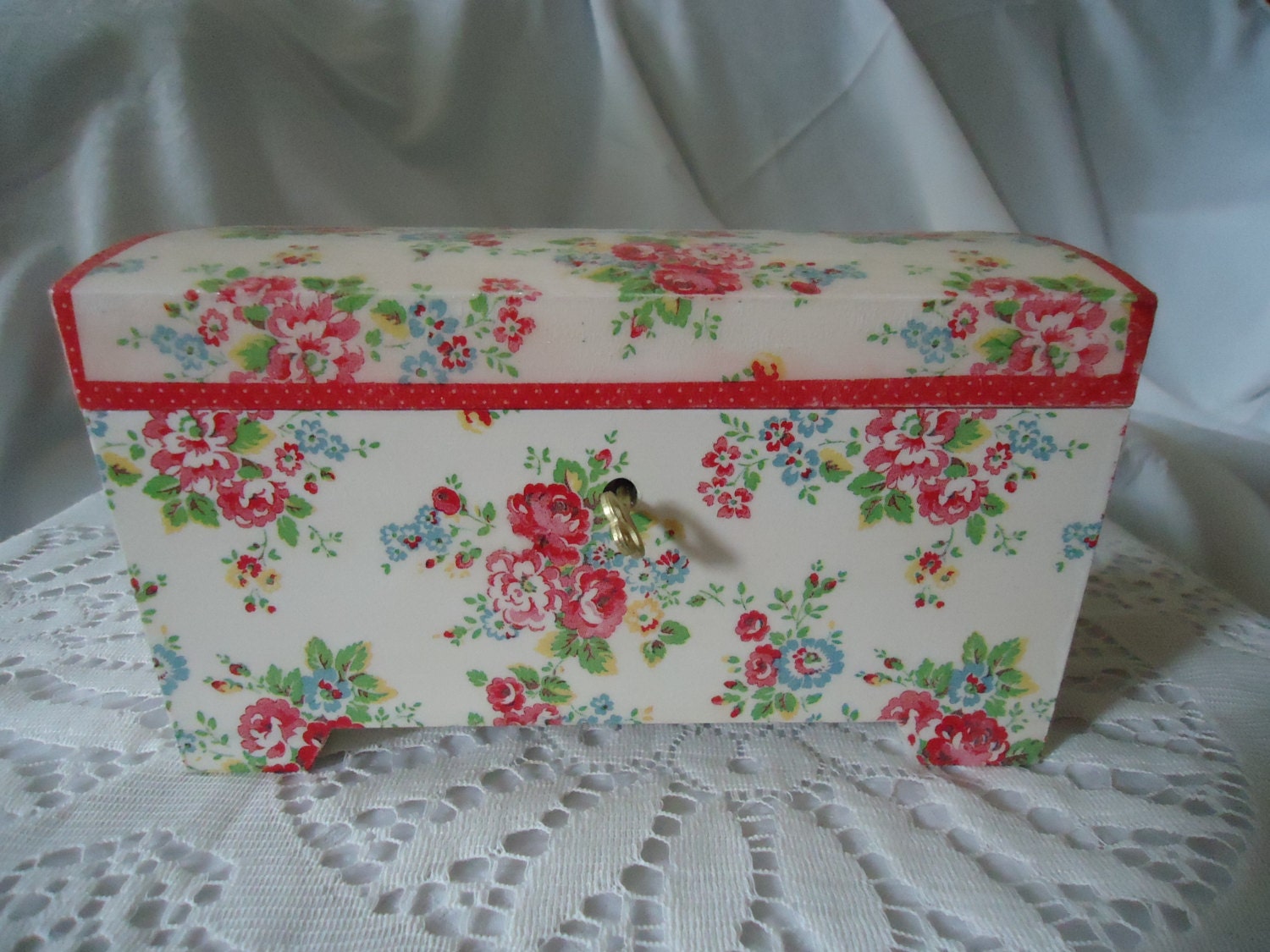 Decoupage "Cath Kidson" Roses - Wooden Jewellery Box